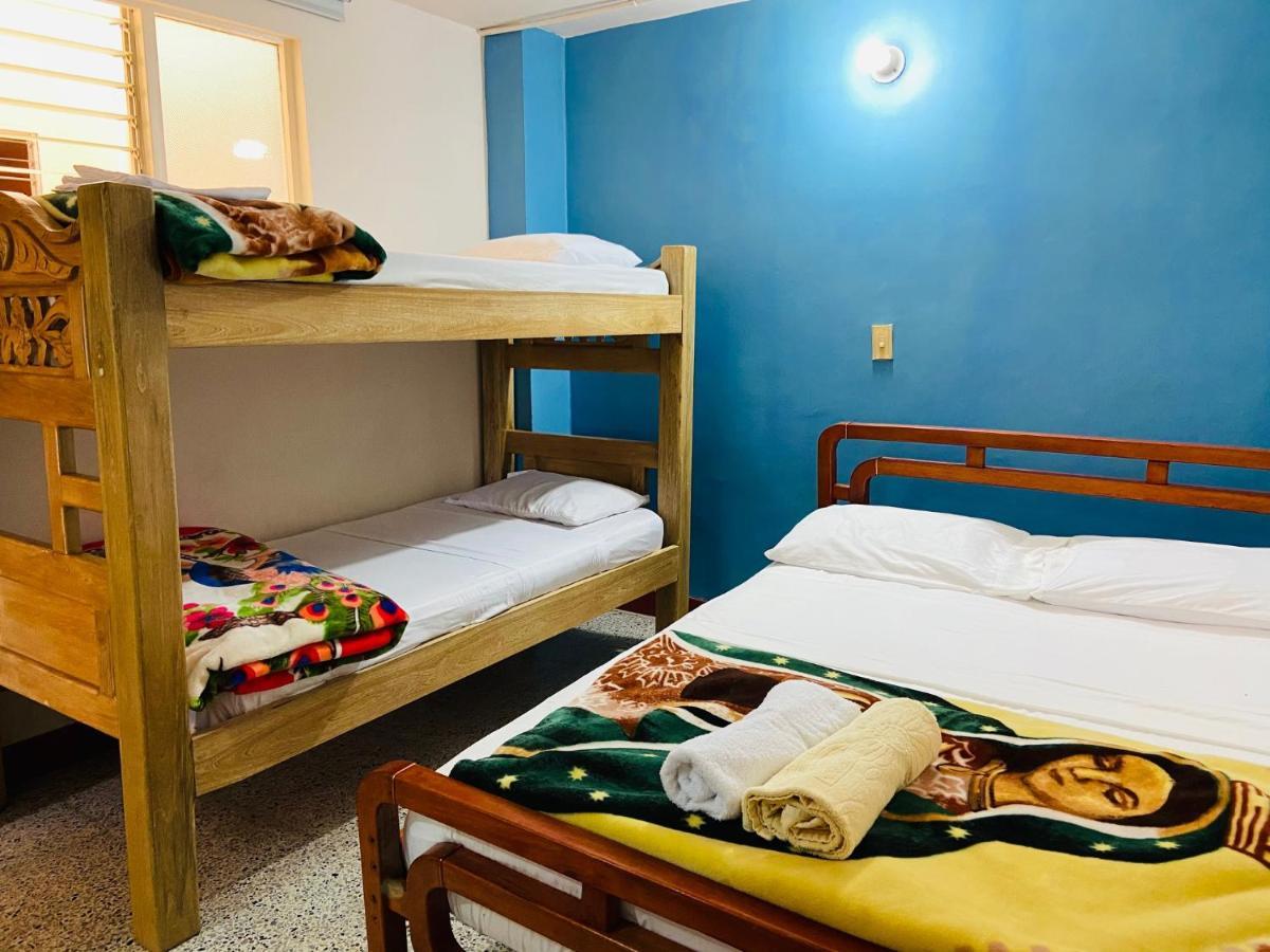 Hotel La Avenida Guatapé Buitenkant foto